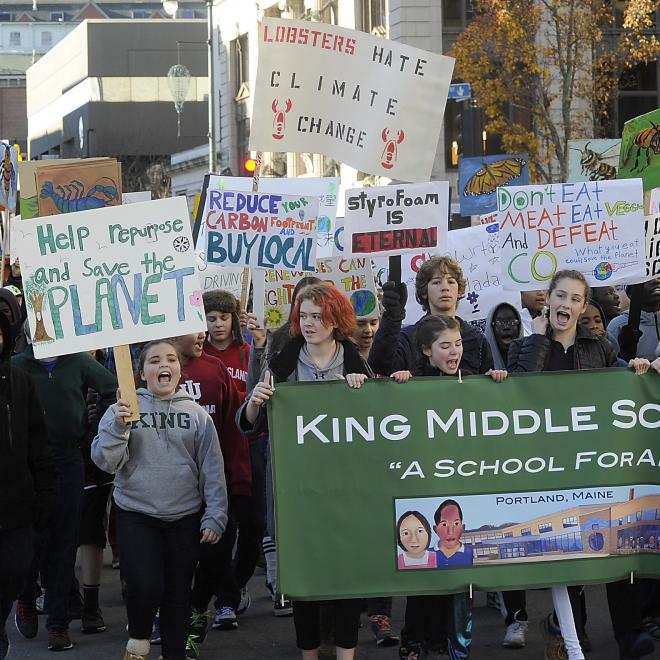 400 students from King Middle School marched from the school down Congress to Portland City Hall to promote climate change awareness.